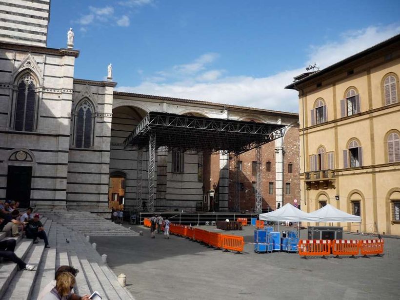 Siena in Piazza Jacopo Della Quercia